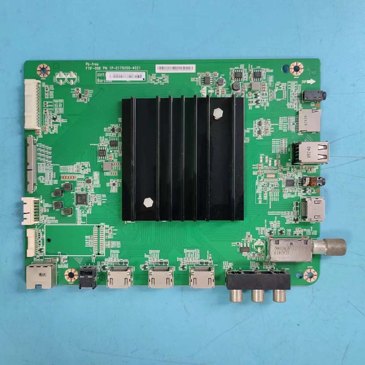 原装夏普LCD-50SU671A主板实物图