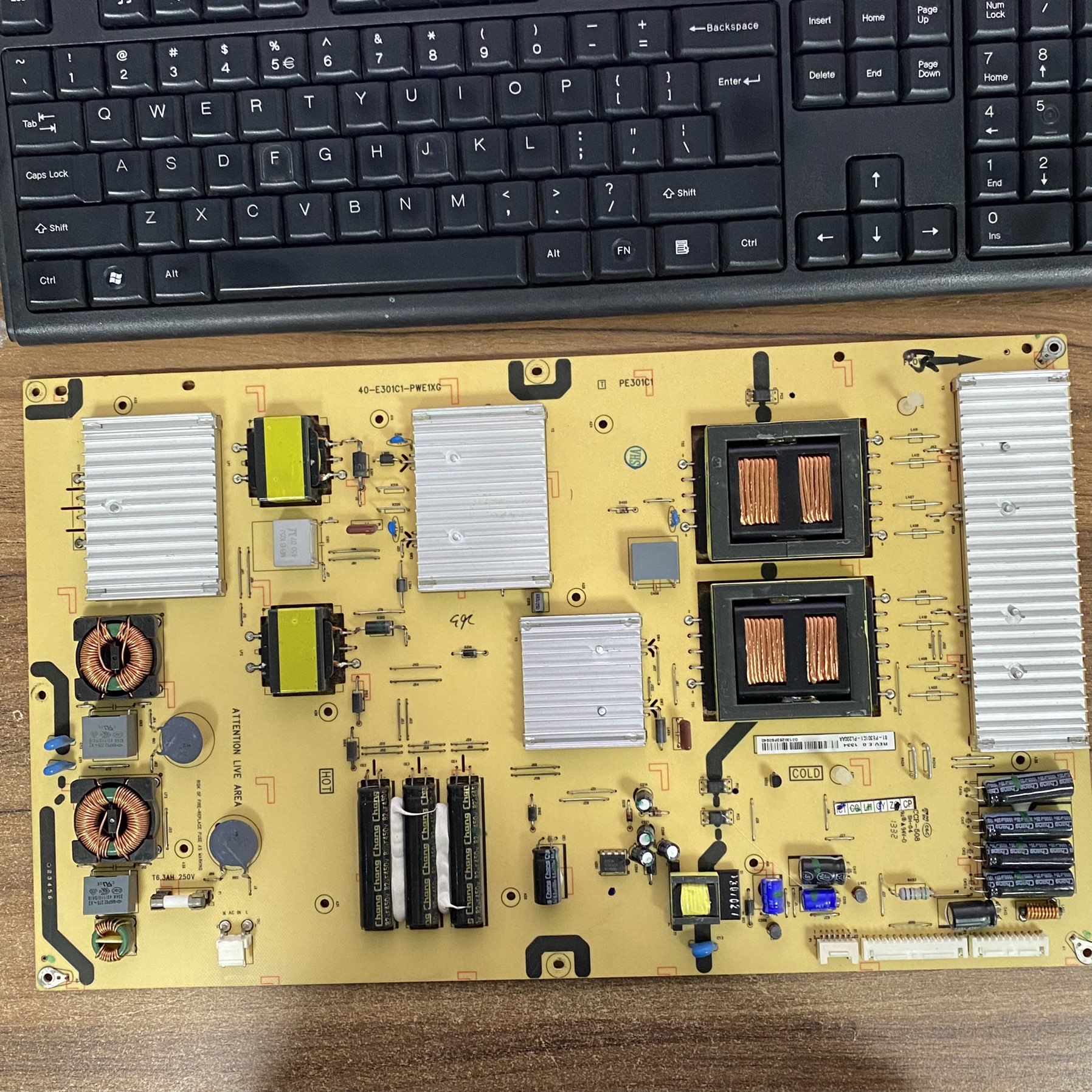 TCLL65F3500A-3D电源板40-E301