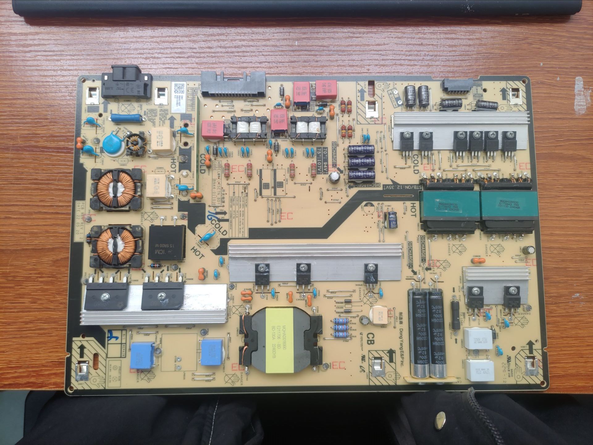 原装三星QA75Q60CAJXXZ电源板