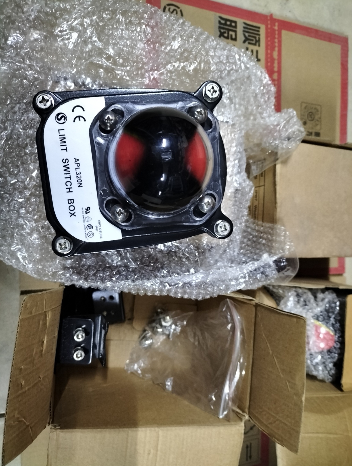 议价！全新APL320N, APL310N气动阀门限位开关