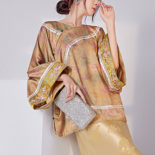新中式刺绣宽松汉服上衣女