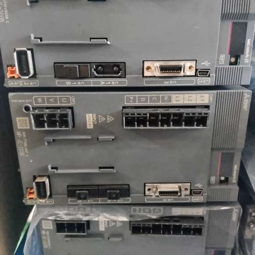 三菱JE系列 2KW伺服驱动器MR-JE-200B 【议】