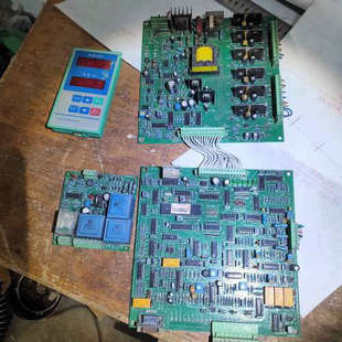 开关磁阻电机控制器，直流电机控制器线路板。[议]
