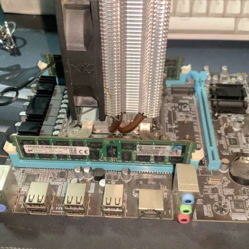 X79主板+E5 2680 +两根16G DDR3内存装，【议】