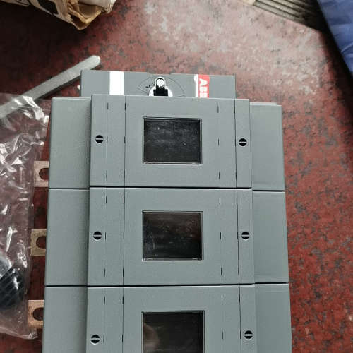 ABB开关  OS400D03P，外包装破损螺丝没有了[议]