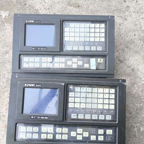 广州数控GSK928TC-L   两台[议]