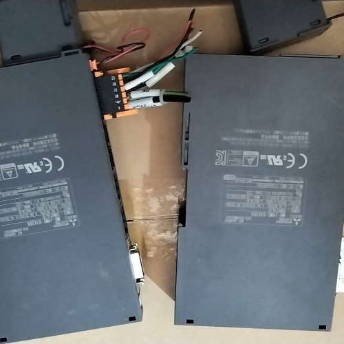 三菱 伺服驱动器MR-J4W2-0303B6  驱动器 [议]