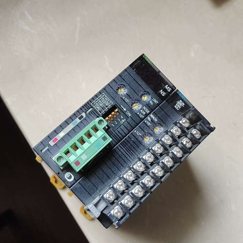 欧姆龙模块 CJ1W-DA08V   CJ1W-DRM2[议]