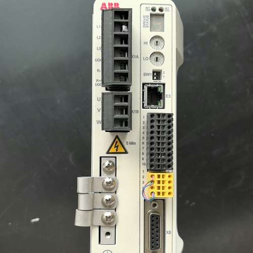 aBB变频器 MFE190-04UP-09A0-2+N802【议】