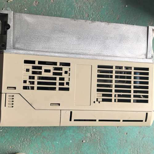 安川变频器CIMR-G7B41P5    1.5KW  38[议]