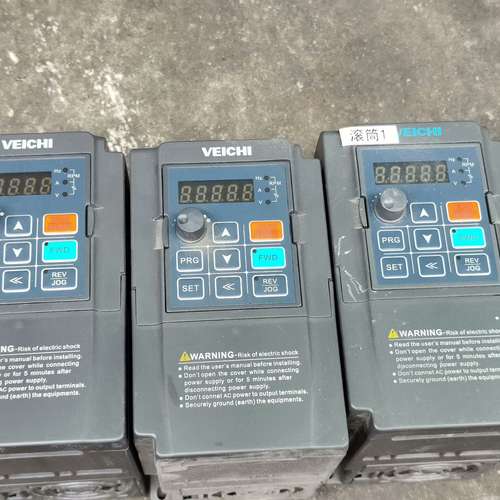 伟创变频器AC68BH-S2-1R5G，1.5KW功率，22【议】