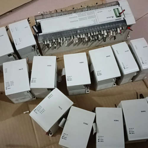 台达DVP04AD-H3，模拟量输入模块，成成新，，[议]