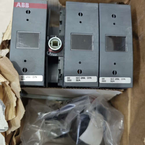ABB隔离开关OS32D12，型号1SCA022456R[议]