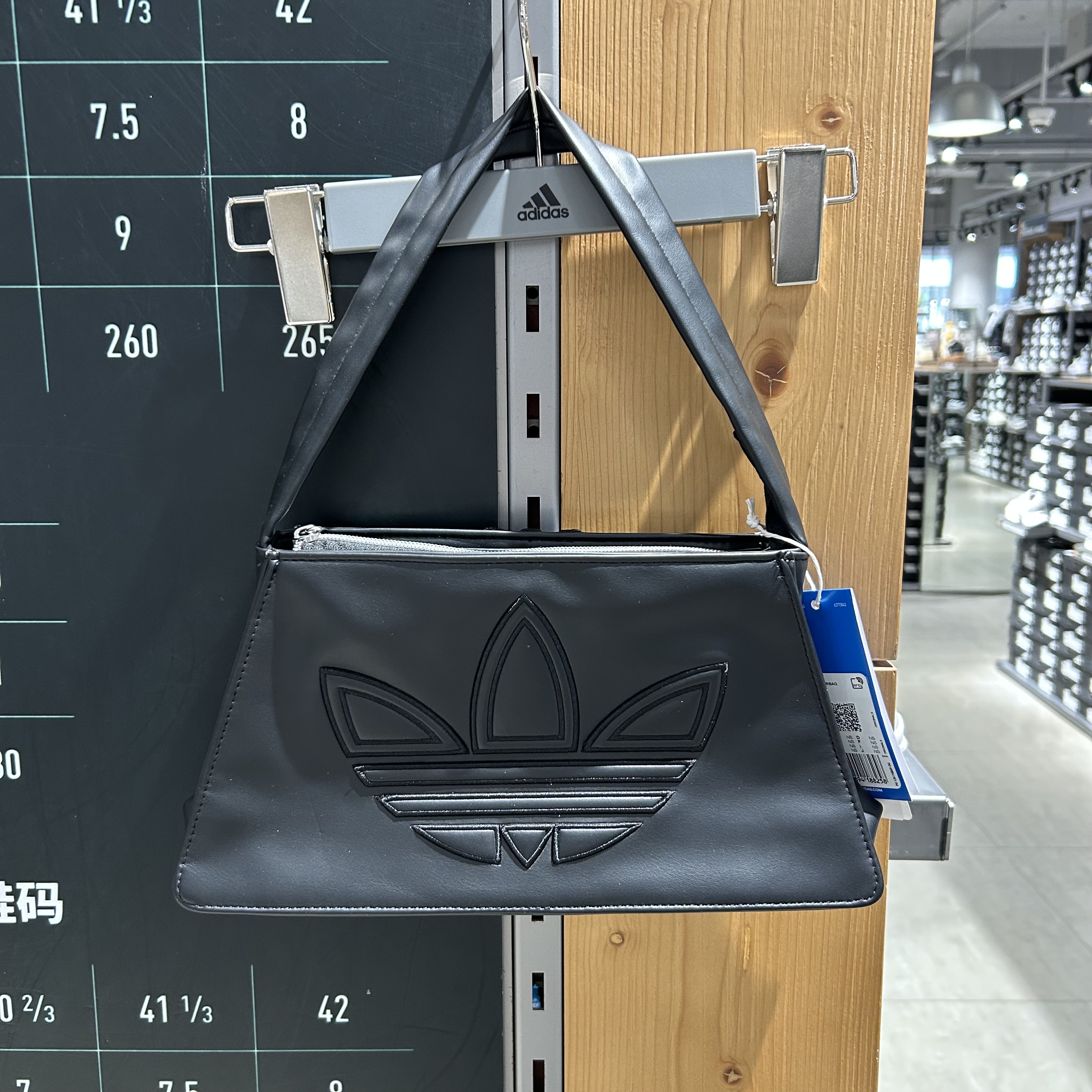 Adidas/三叶草女士斜挎拉链拎包便携时尚休闲运动单肩包IY4057图片