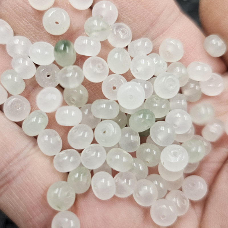 天山翠玉扣玉石散珠翠绿