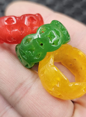 鸡血红铜钱玉石戒指碧绿色石英岩玉镂空戒指黄玉花边指环手饰