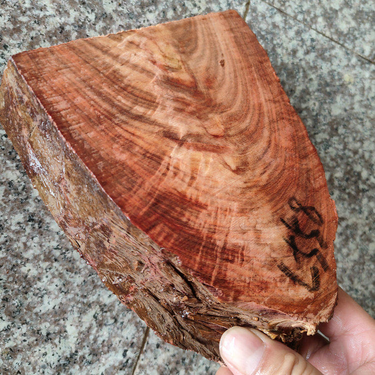 血檀红木家具边角料佛珠小料手把件料弹弓料变异水波瘤疤花纹板料