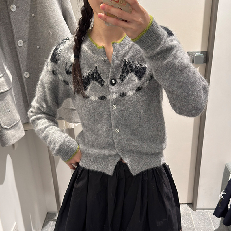 撞色单排扣和平小马针织开衫