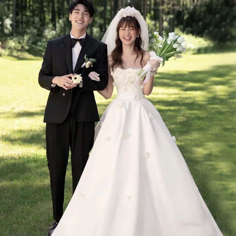 2021新款日系田园风拍照服装森系法式简约抹胸缎面花朵轻婚纱礼服