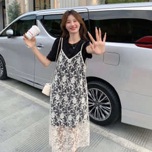 气质高级感黑色连衣裙女夏季2025新款设计感超好看吊带罩衫,腰包穿搭夏天梨形图片