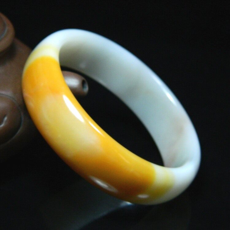 天然新疆三彩玉 玉镯子手镯 内径61mm 条宽18mm