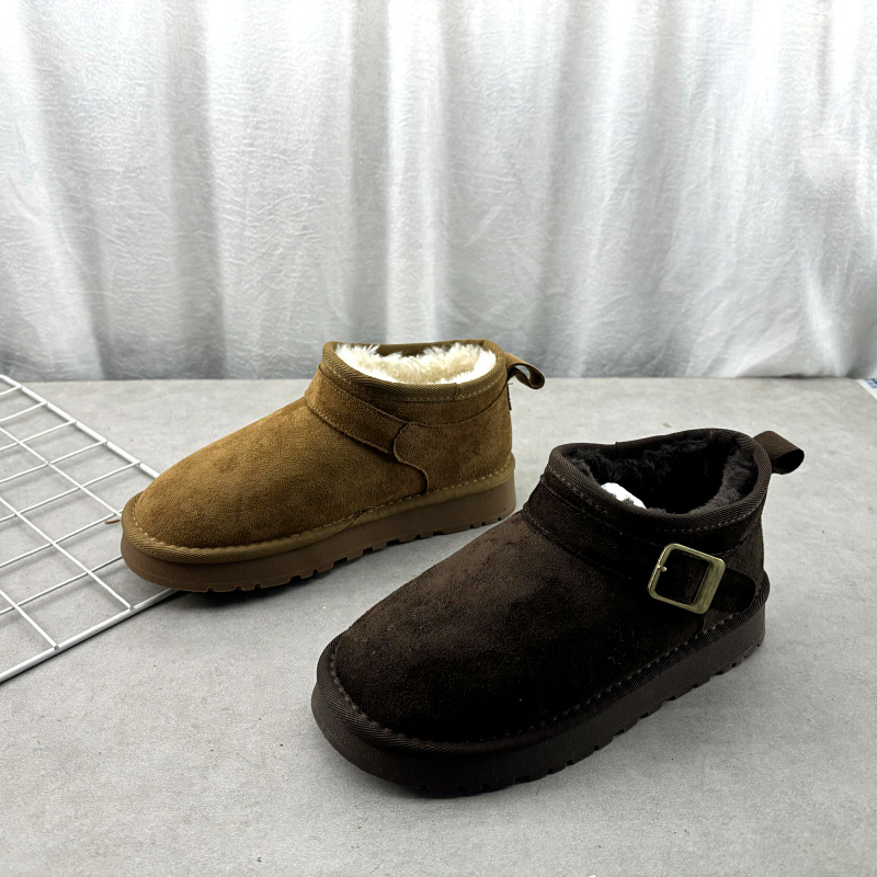 工厂处理2025冬季新款加厚保暖雪地靴女套脚厚底轻便舒适女短靴