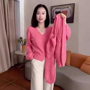 深秋初冬穿搭外套女镂空粉色针织衫外搭毛衣短款v领羊毛开衫外套