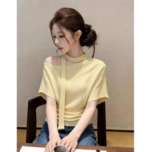 奶黄色挂脖飘带短袖针织T恤女夏季多巴胺穿搭设计感薄款气质上衣