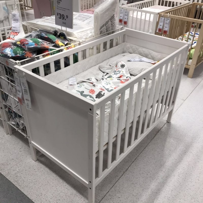 国内宜家桑维婴儿床实木可调节ikea家具代购