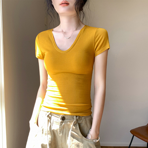 歌倍尚莱赛尔V领短袖T恤女2026夏季修身显瘦休闲风黄色凉感上衣