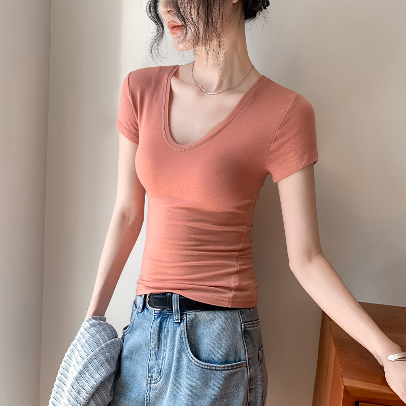歌倍尚粉色v领短袖t恤女