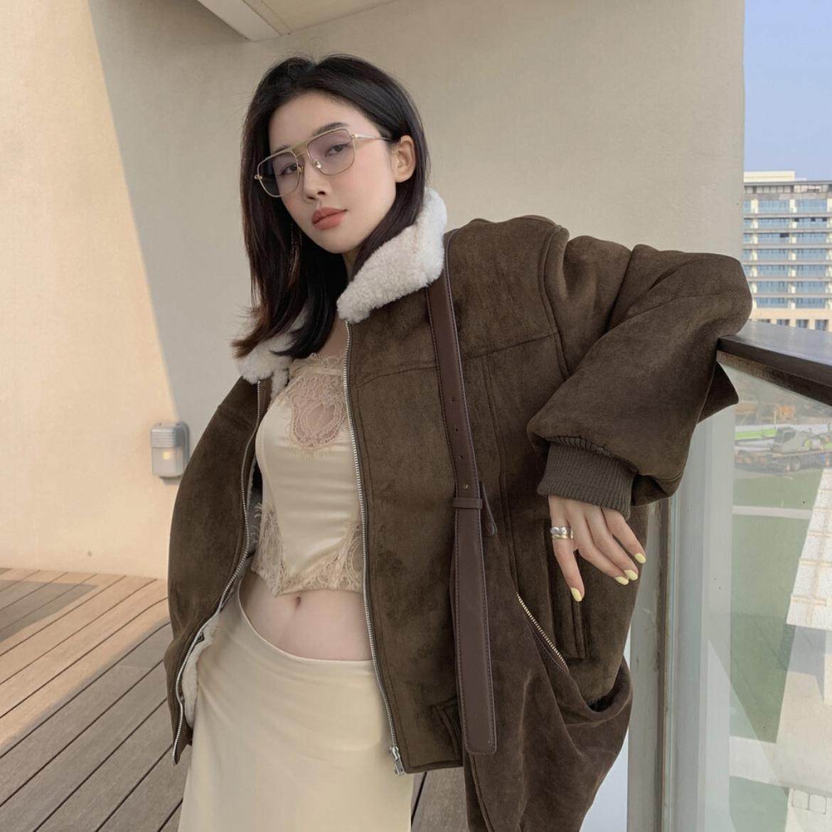 ALL IN 2024冬季新款 法式复古高级感皮毛一体翻领夹克短款外套女,女装/女士精品,短外套,淘宝优惠券,粉丝福利购,淘宝优惠卷