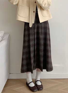 初吾家25冬季新款日系复古羊毛格纹毛呢半身裙女压褶加厚A字裙子