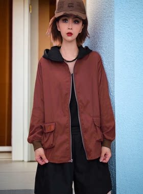 1001新款遮肉显瘦防晒上衣撞色黑帽酒红外套休闲工装版型中年女士