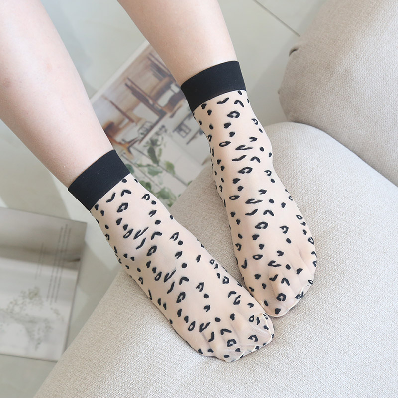 女士豹纹系列简约舒适短袜