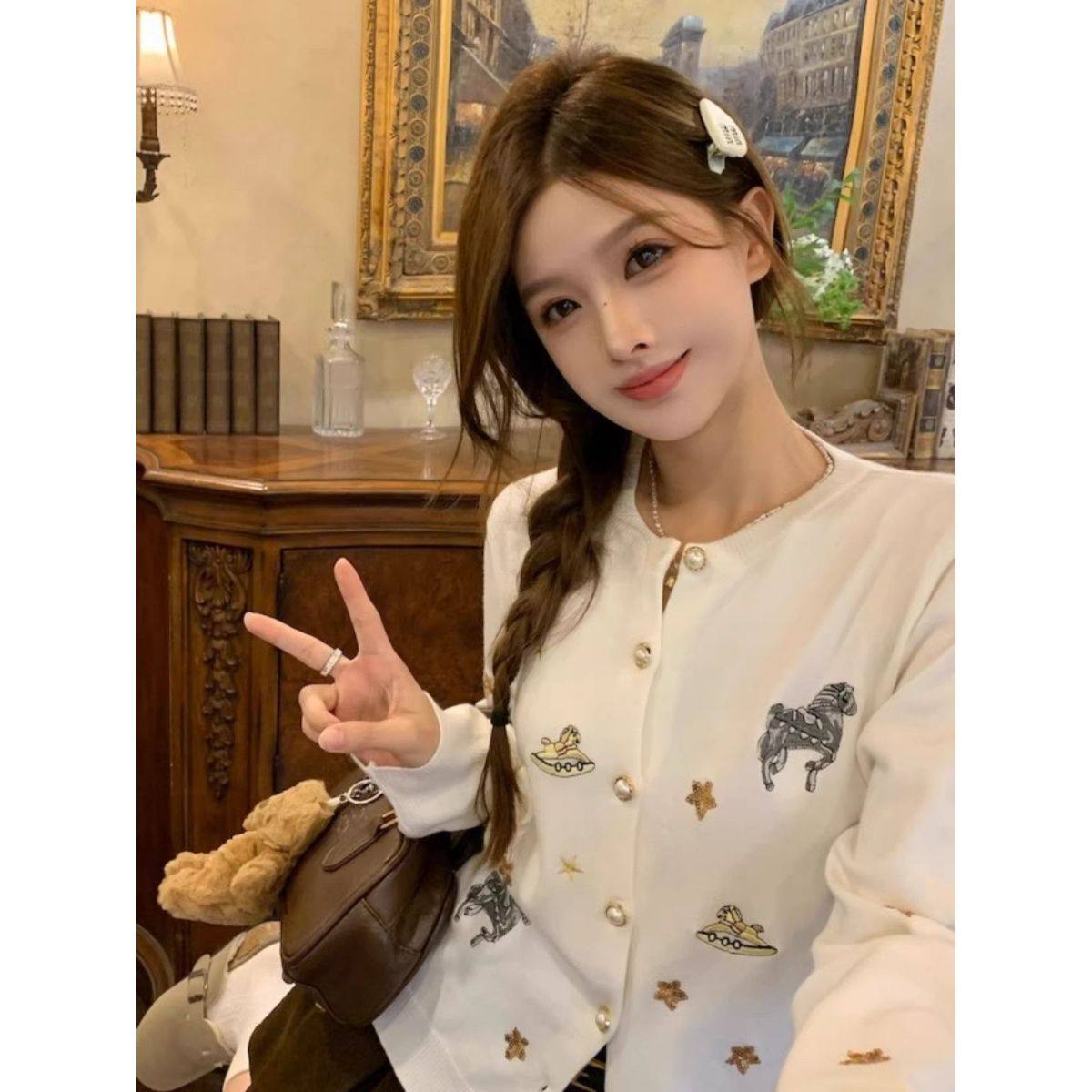 韩系慵懒风小马提花针织开衫外套女秋冬设计感亮片珍珠扣甜美毛衣