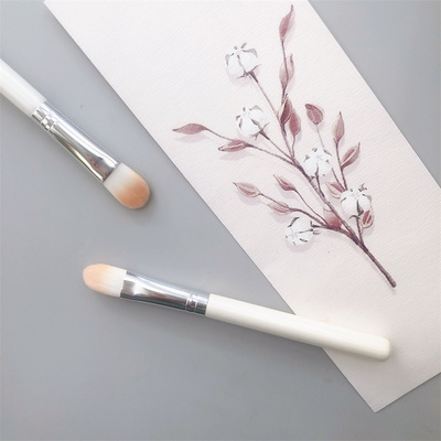 日本ONLY MINERALS 限量白色版 多功能遮瑕刷眼影刷 刷毛细腻中杆