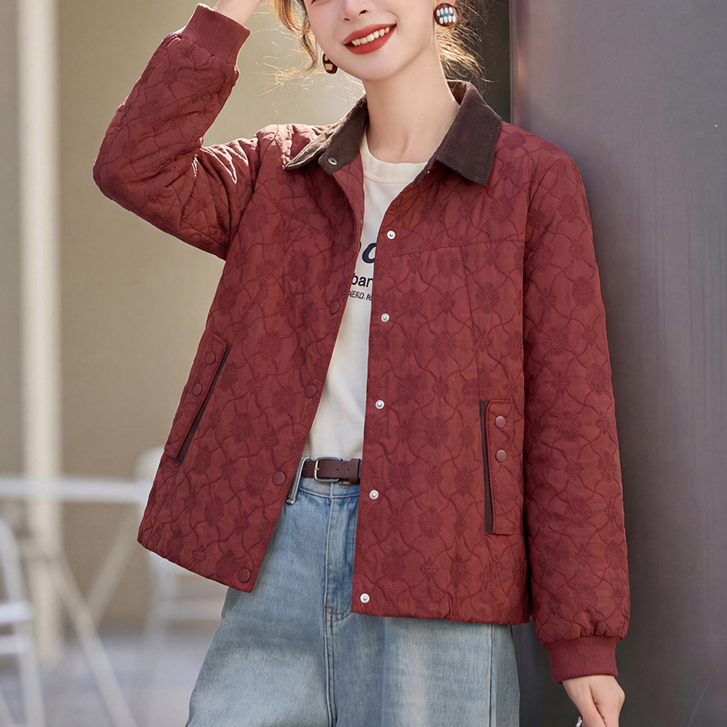 妈妈短款外套女2026春秋新款阔太太洋气格子翻领时尚减龄大码上衣