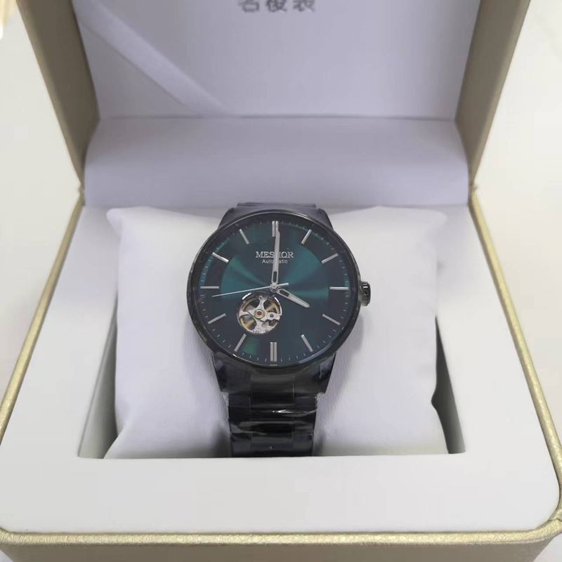 名梭镂空时尚男全黑色蓝色机械表