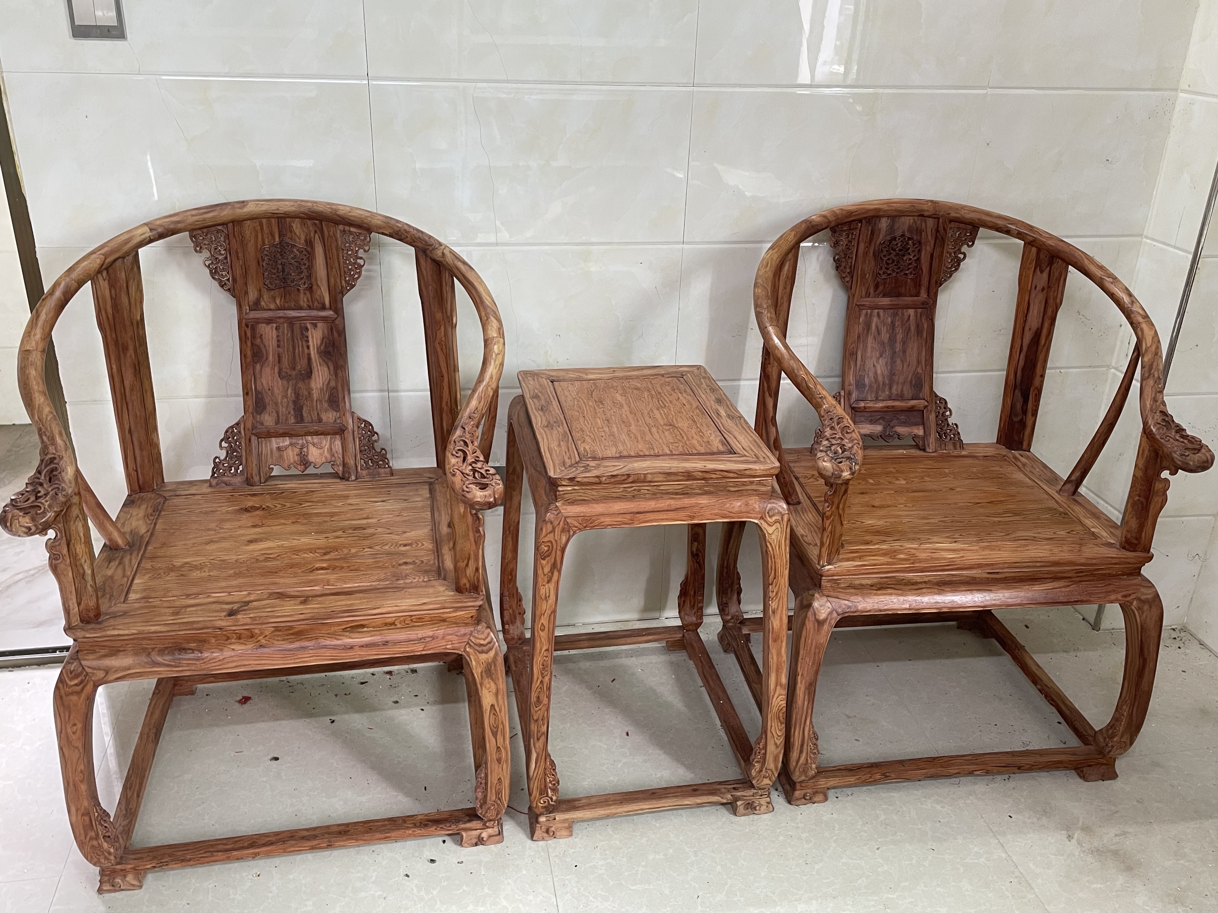 精品海南黄花梨满鬼脸纹皇宫椅三件套海南中珠工艺多板拼接