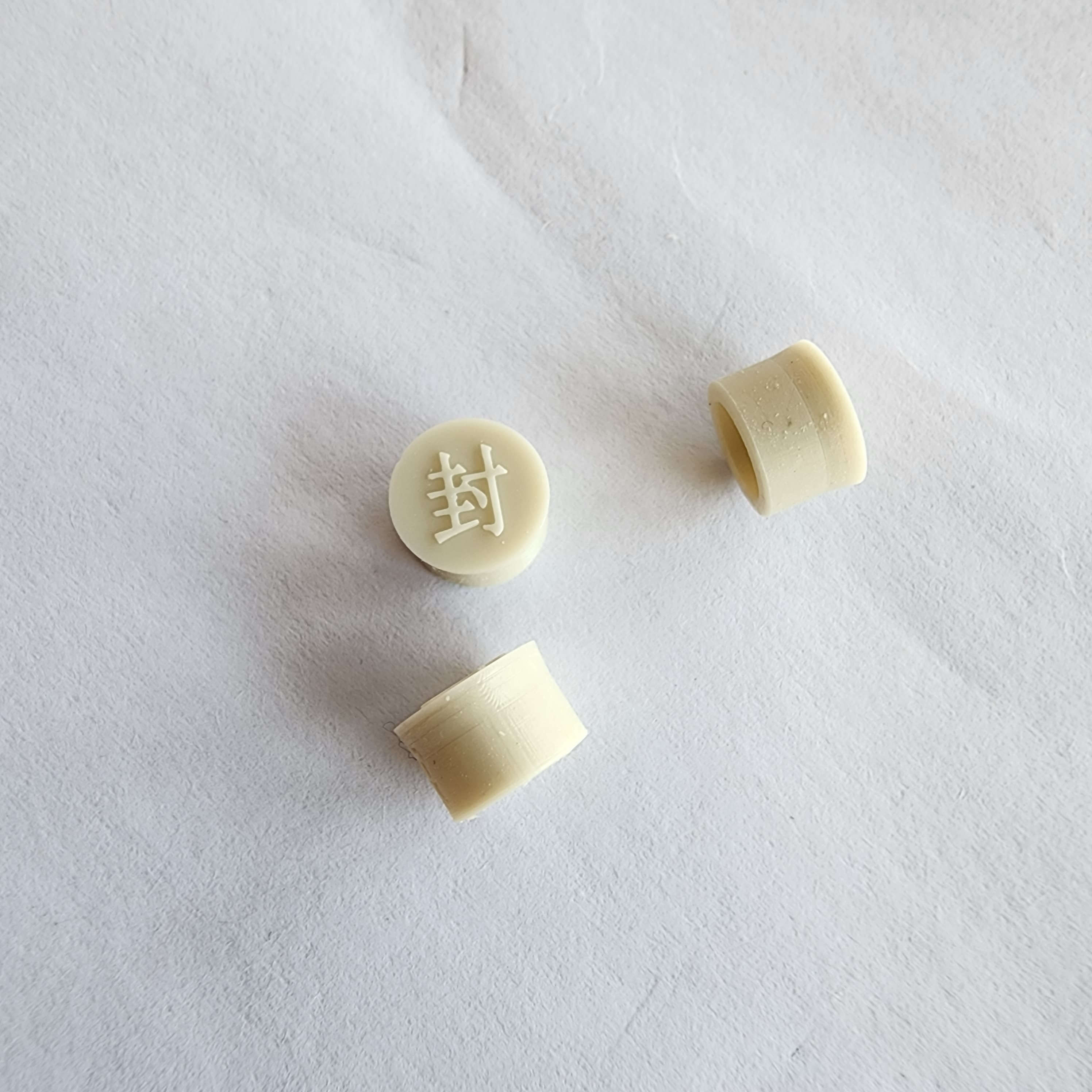 河北华通燃气表塑料封帽,因带封字更换为VOTO的库存处理一个9元