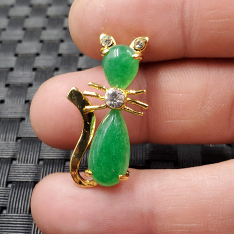 新款天然玉石石英岩玉猫咪挂件碧绿色水滴镶嵚吊坠项链坠玉坠