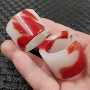 新款仿天然玉石扳指仿和田玉扳指仿鸡血红俏色扳指大号指环