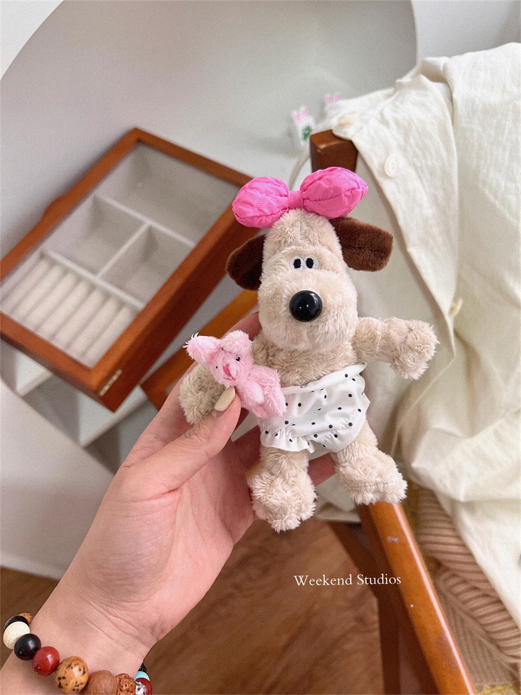 可爱蝴蝶结狗毛绒公仔摆件汽车后视镜挂件车内装饰品女生生日礼物