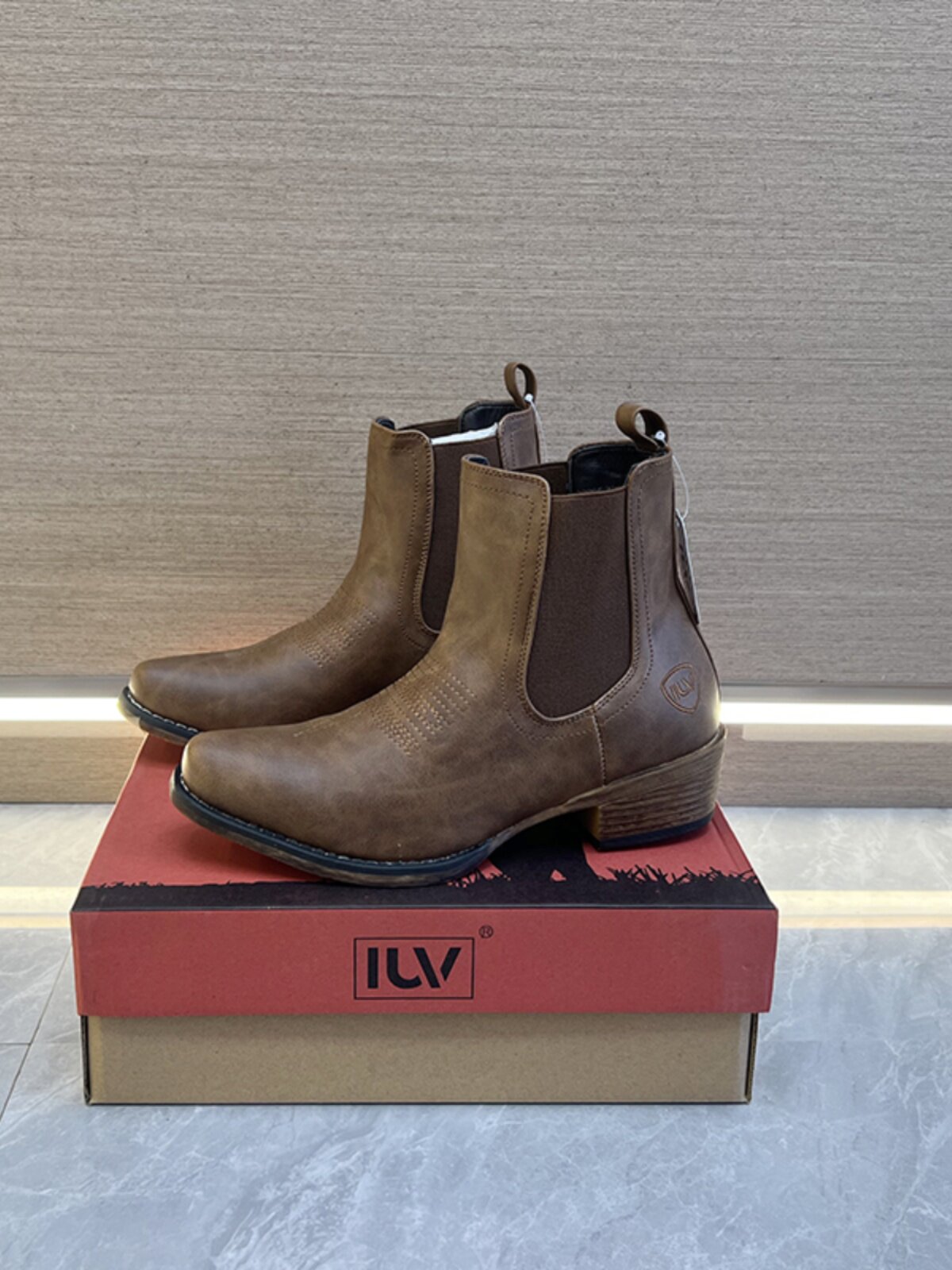 유럽과 미국의 여성 자수 서부 카우보이 부츠 대외 무역 대형 복고풍 영국 두꺼운 굽 사각형 발가락 첼시 부츠