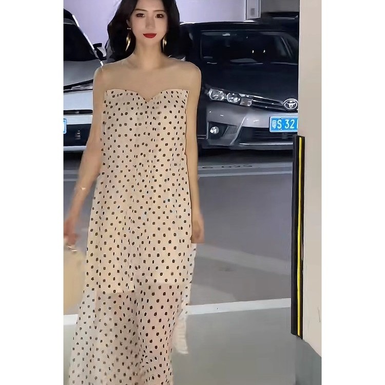 法式气质名媛高级感抹胸连衣裙女2025夏季新款时尚显瘦波点长裙潮