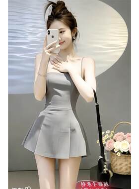 2026夏季网红新品时尚吊带连衣裙女性感辣妹抹胸修身显瘦A字短裙