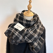 驼色羊毛混纺格纹男女围巾加厚围脖 精致锁边经典 特价 氛围感
