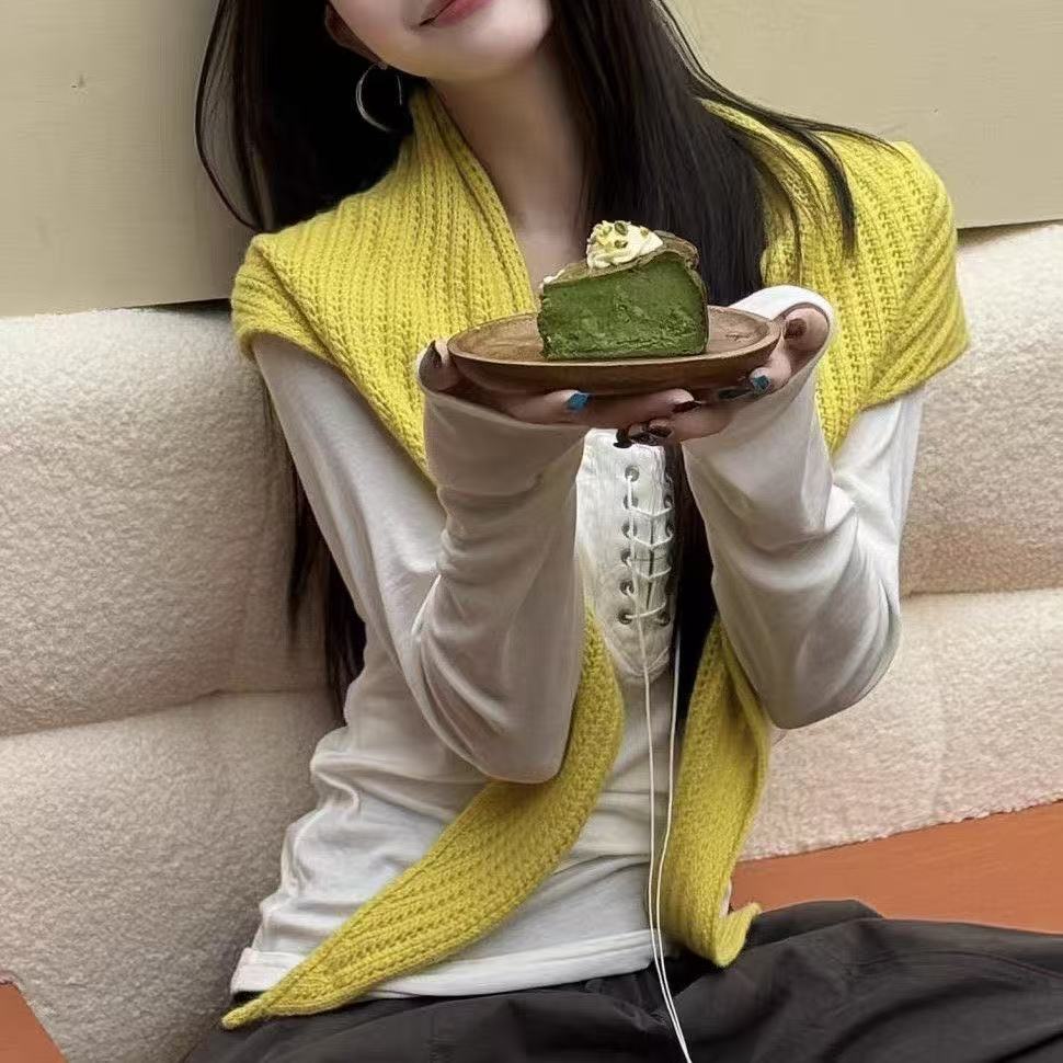 100%全羊毛镂空针织三角围巾黄色