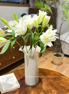 月光悠悠｜高级灰色荷叶边裙摆玻璃花瓶 百合多头玫瑰插花摆件